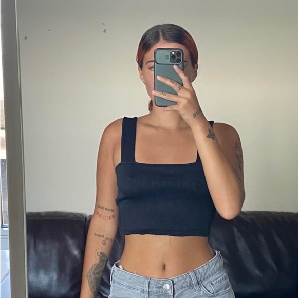 Black crop top - Picture 1 of 3